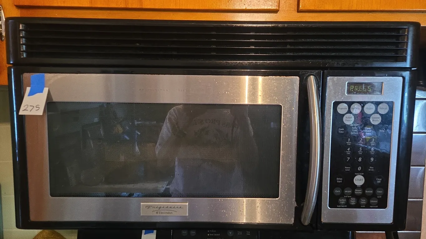 Frigid aire under the counter microwave