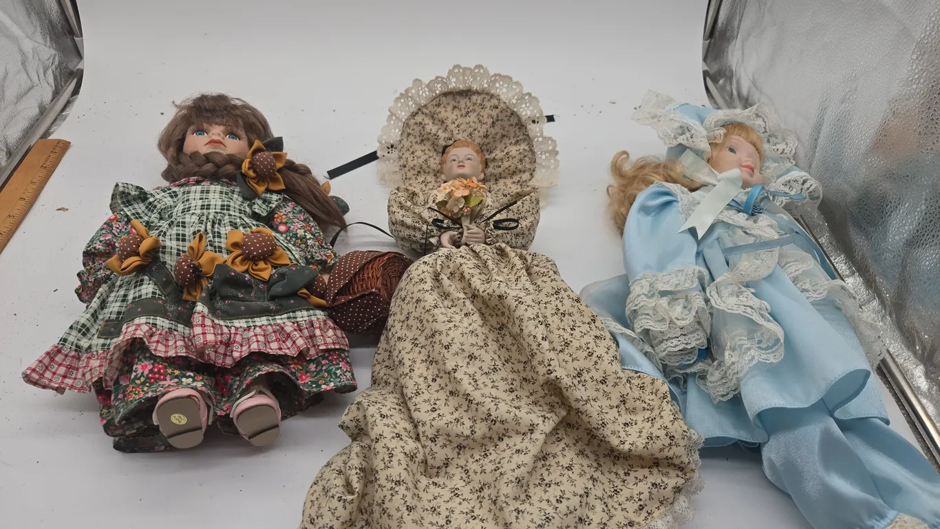 Assorted porcelain dolls
