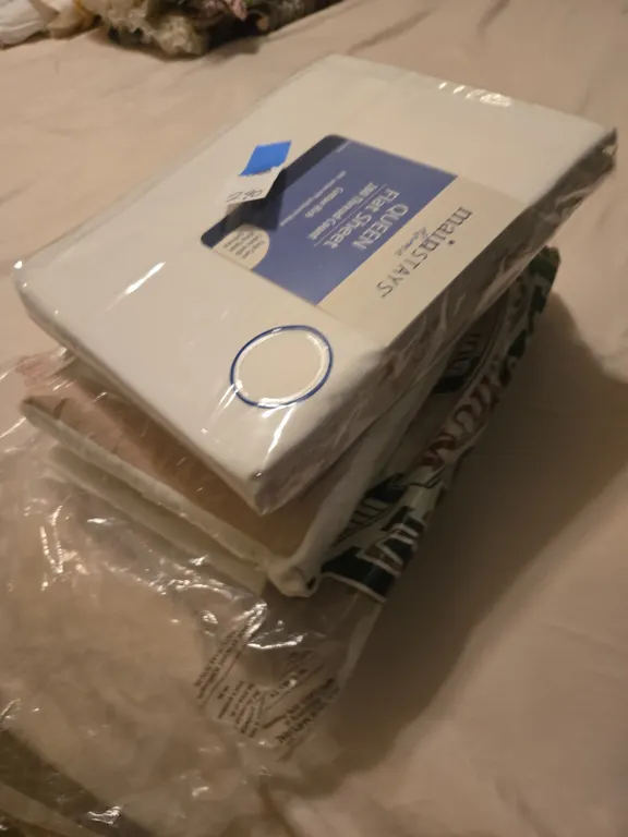 Assorted bed linen's new in packages