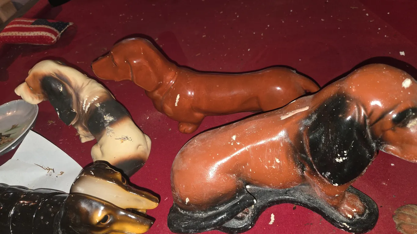 Assorted dash hound pottery