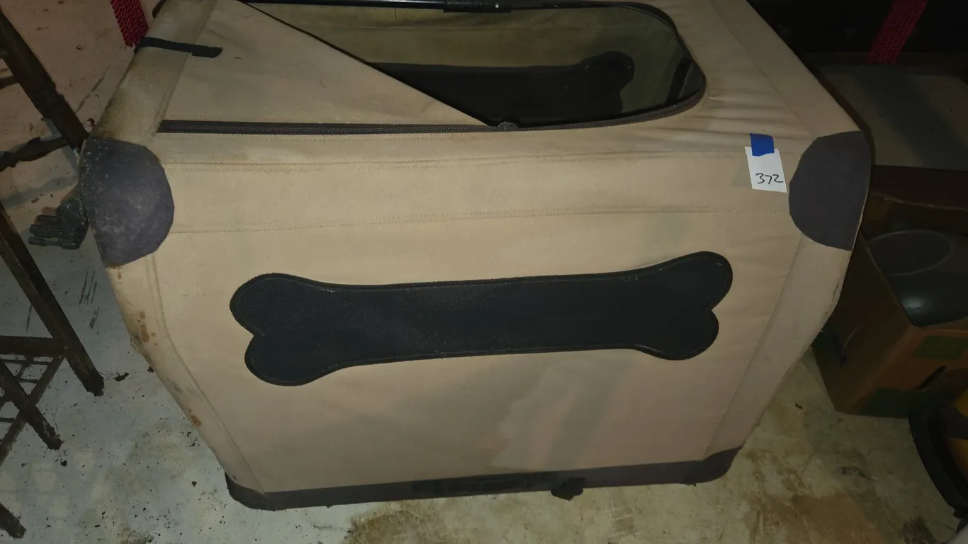 Collapsible cloth dog cage