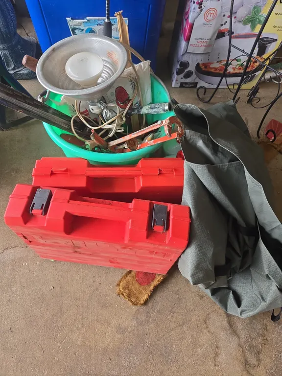 Garage stuff n things