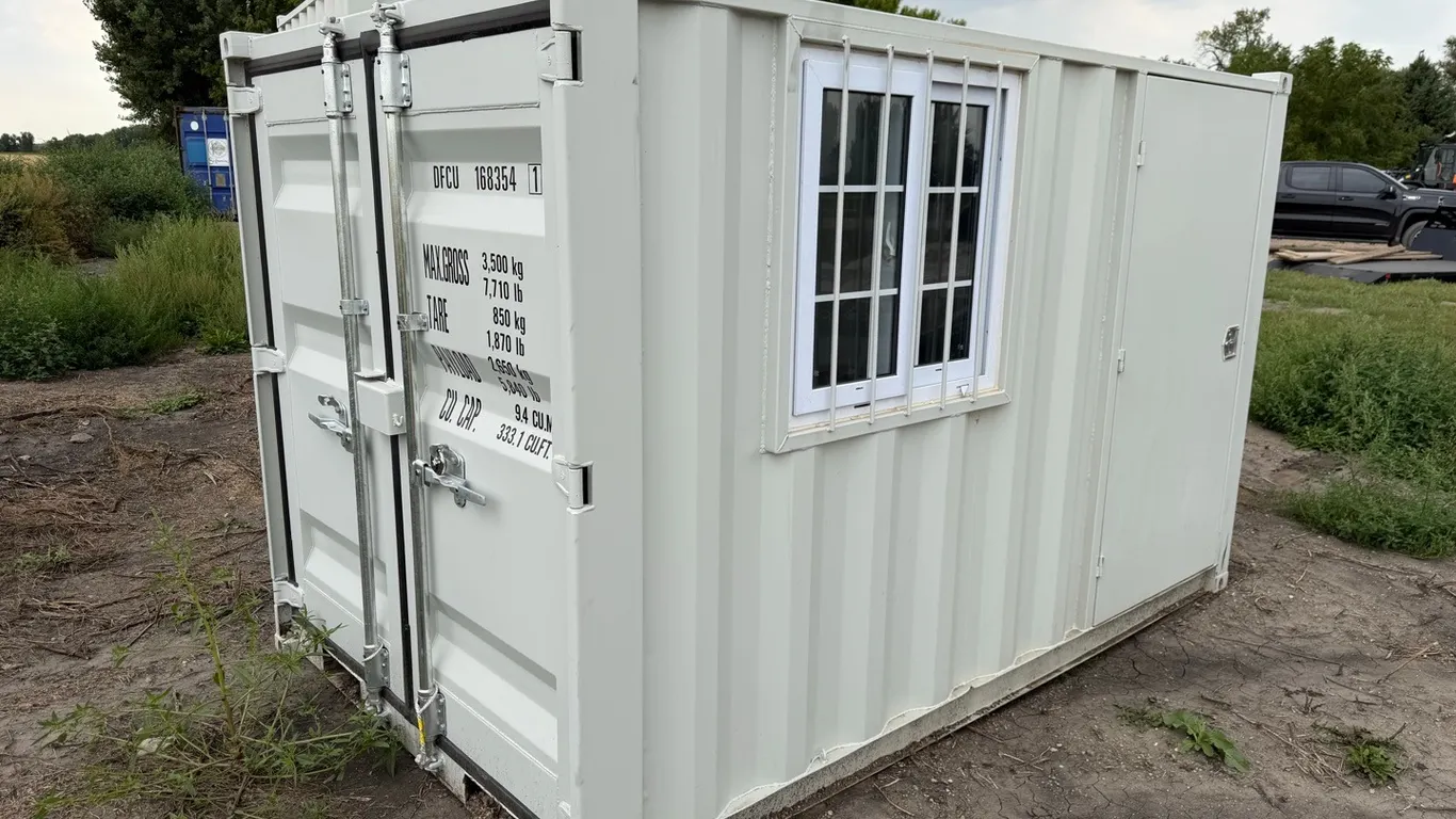 9'x65"x68" mini shipping container
