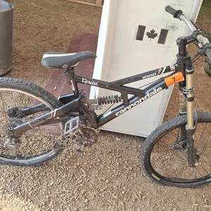 Cannondale 1000 bicycle. Sports bike