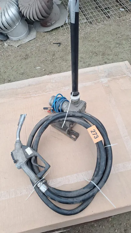 Fuel pump with hose (Working condition)