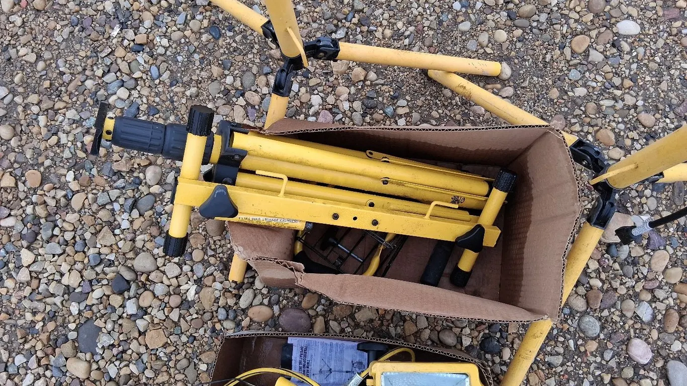 4- Halogen Work Lights