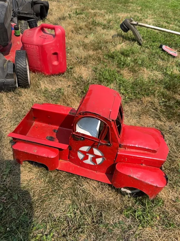 Toy car