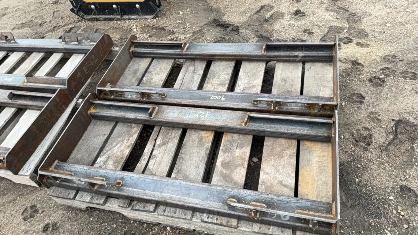 ID 9002 (2) KC Open Back Weldon Plates