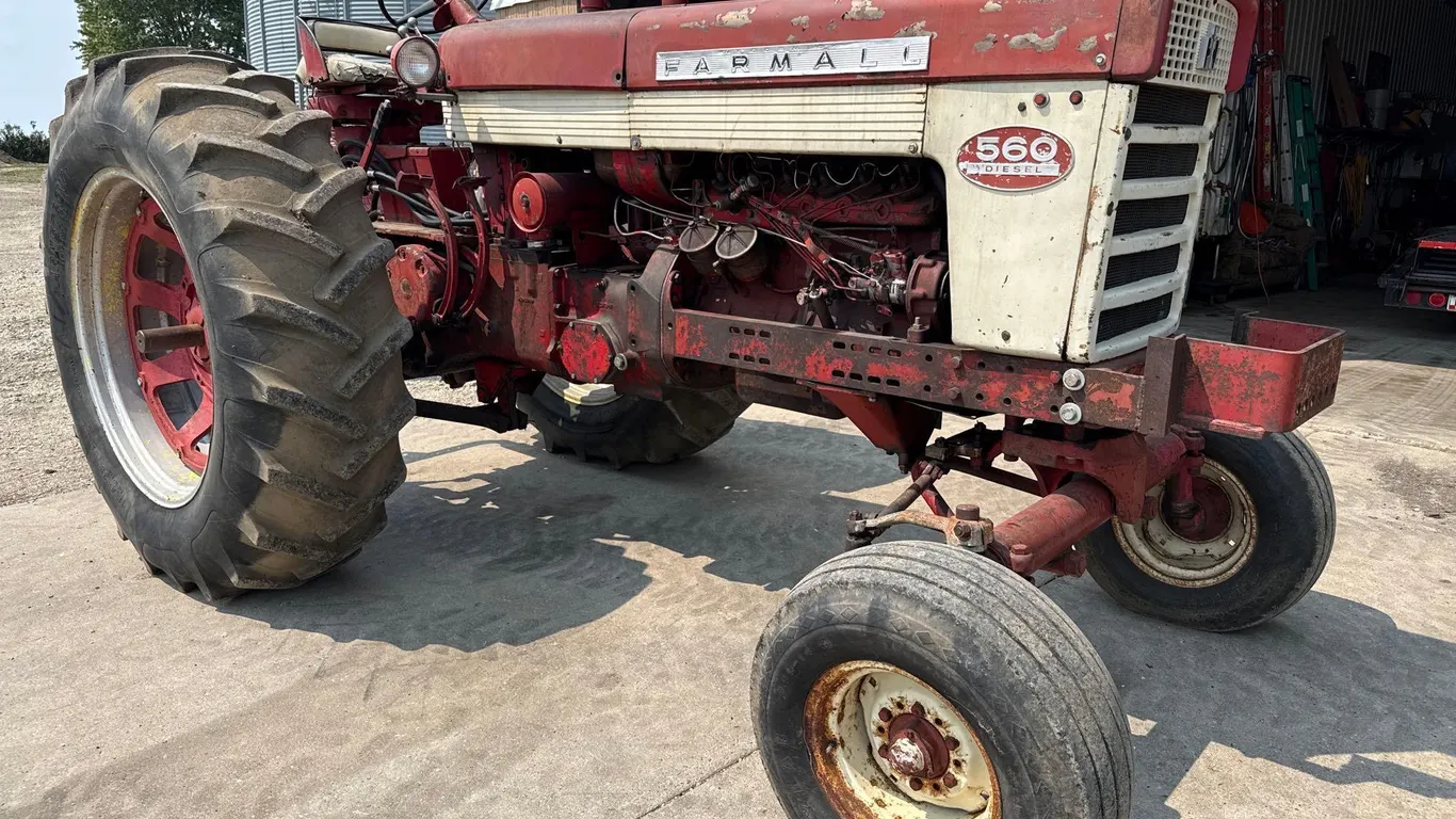 Farmall 560 Diesel Tractor