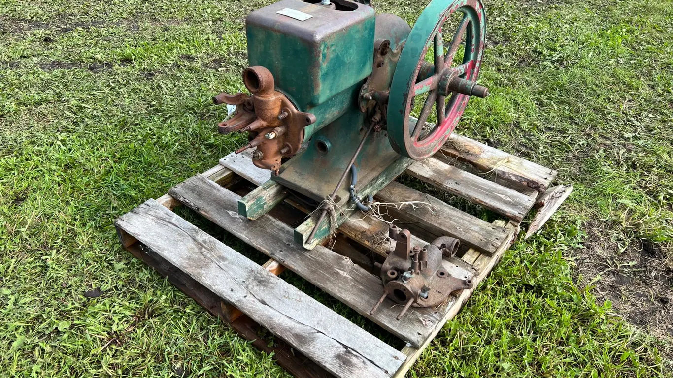 McCormick-Deering Stationary Engine
