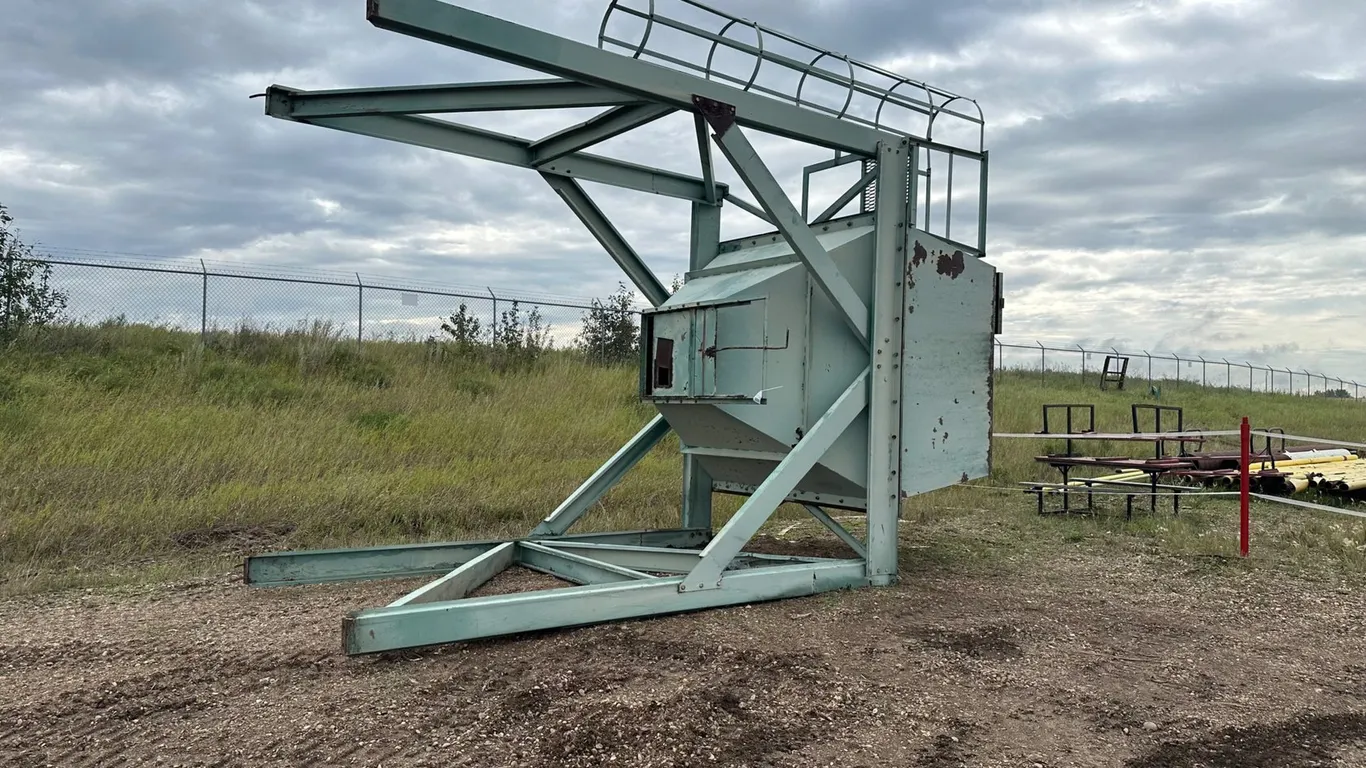 Overhead Feed Bin Landing