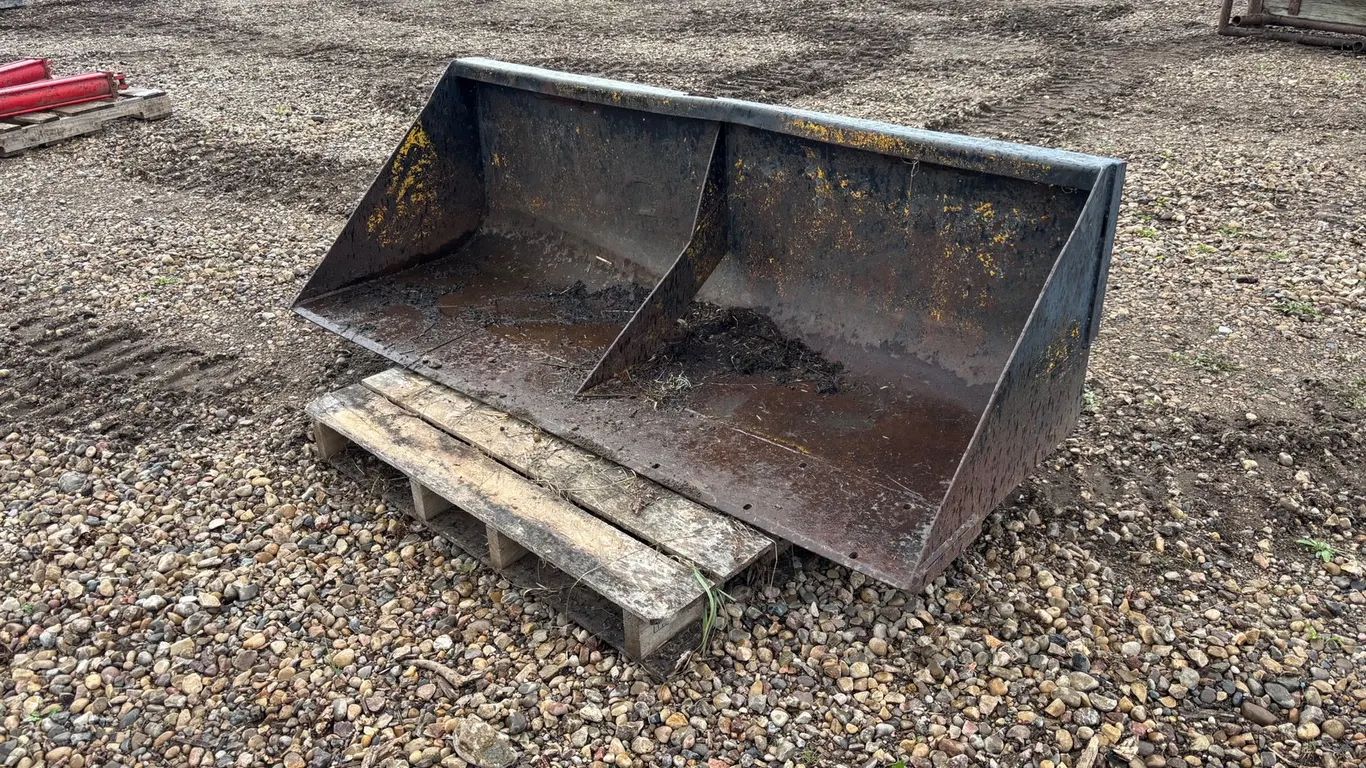 6' Tractor Bucket