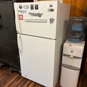 Frigidaire Refrigerator 28" x 30" x 60"