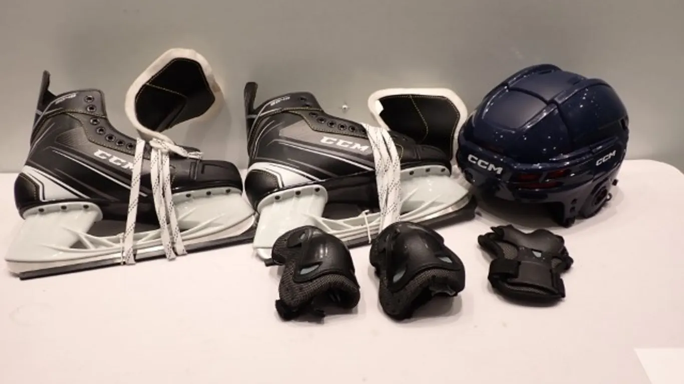 NEW CCM Men's Ice Hockey Skates