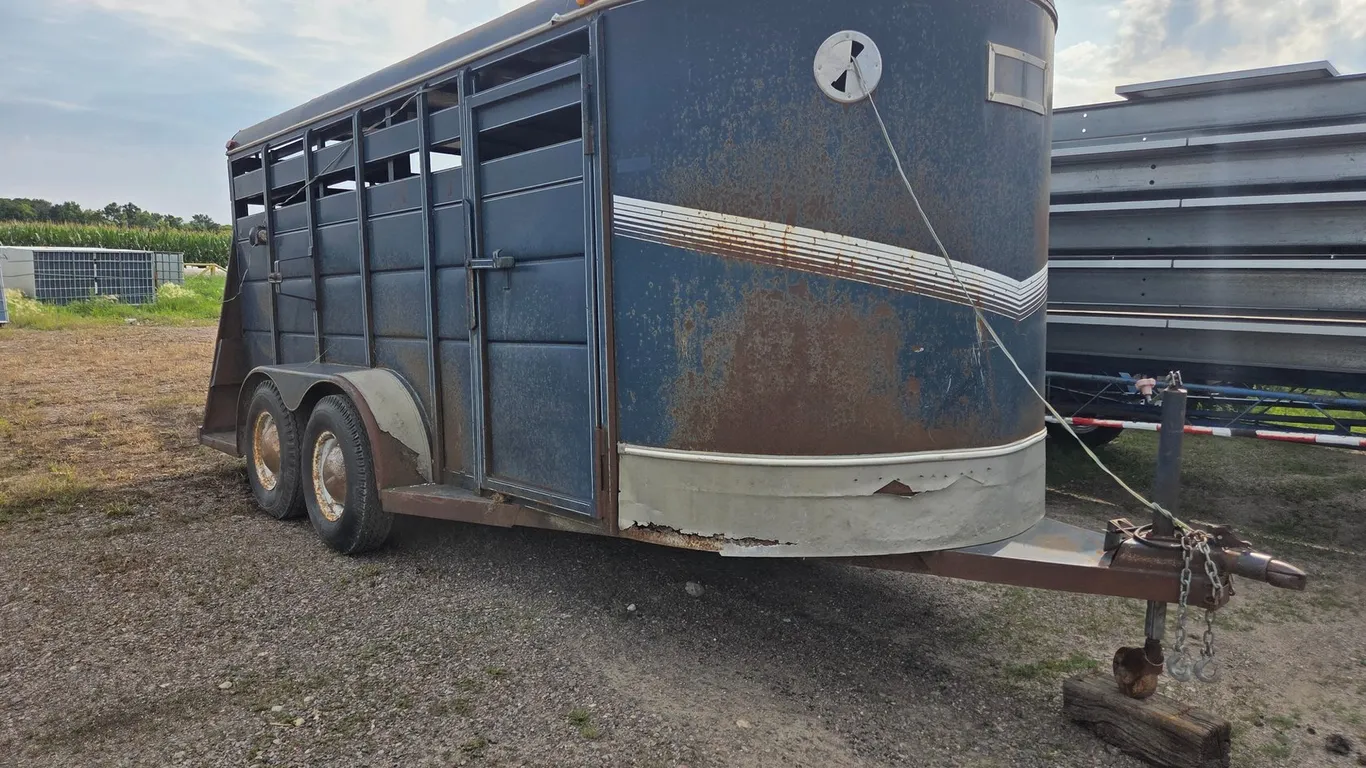 16' X 6' STOCK TRAILER