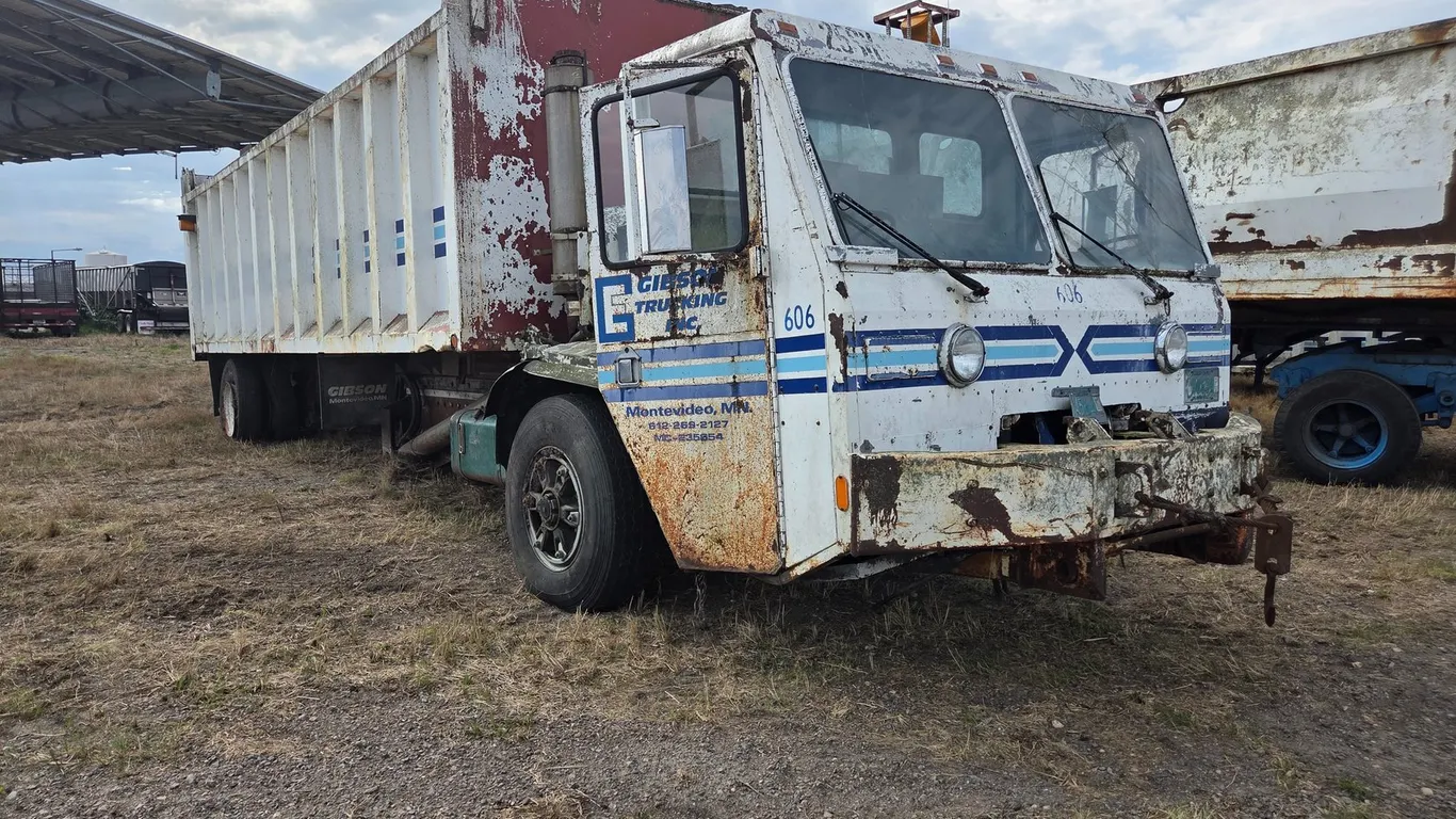 SANITATION TRUCK CONVERTED TO BEET HAULER