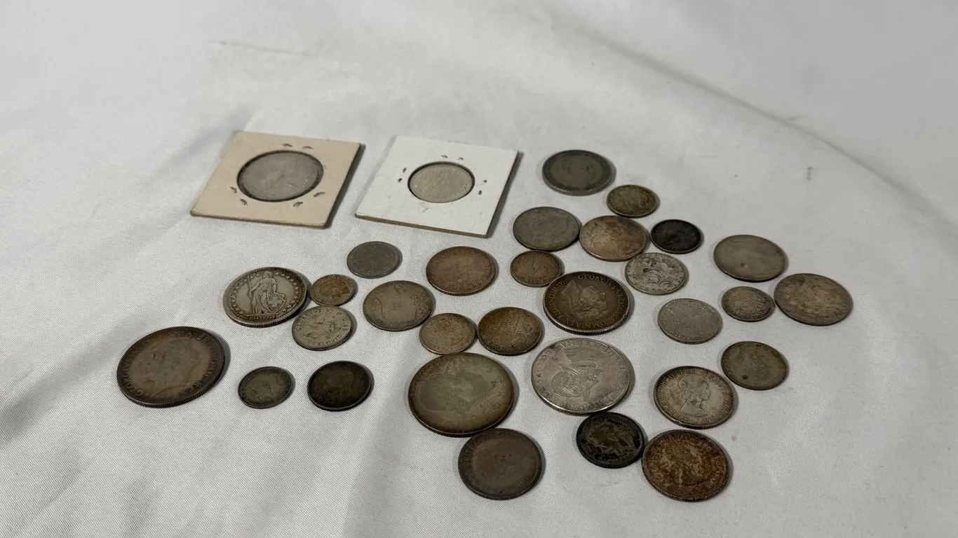 (32) FOREIGN SILVER COINS MIX DATES