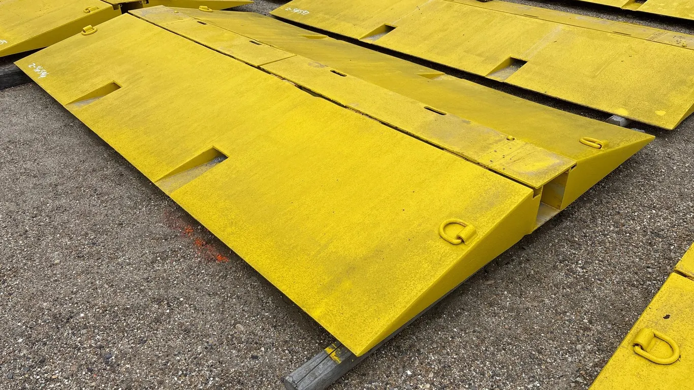 HOSE CROSSING RAMP
