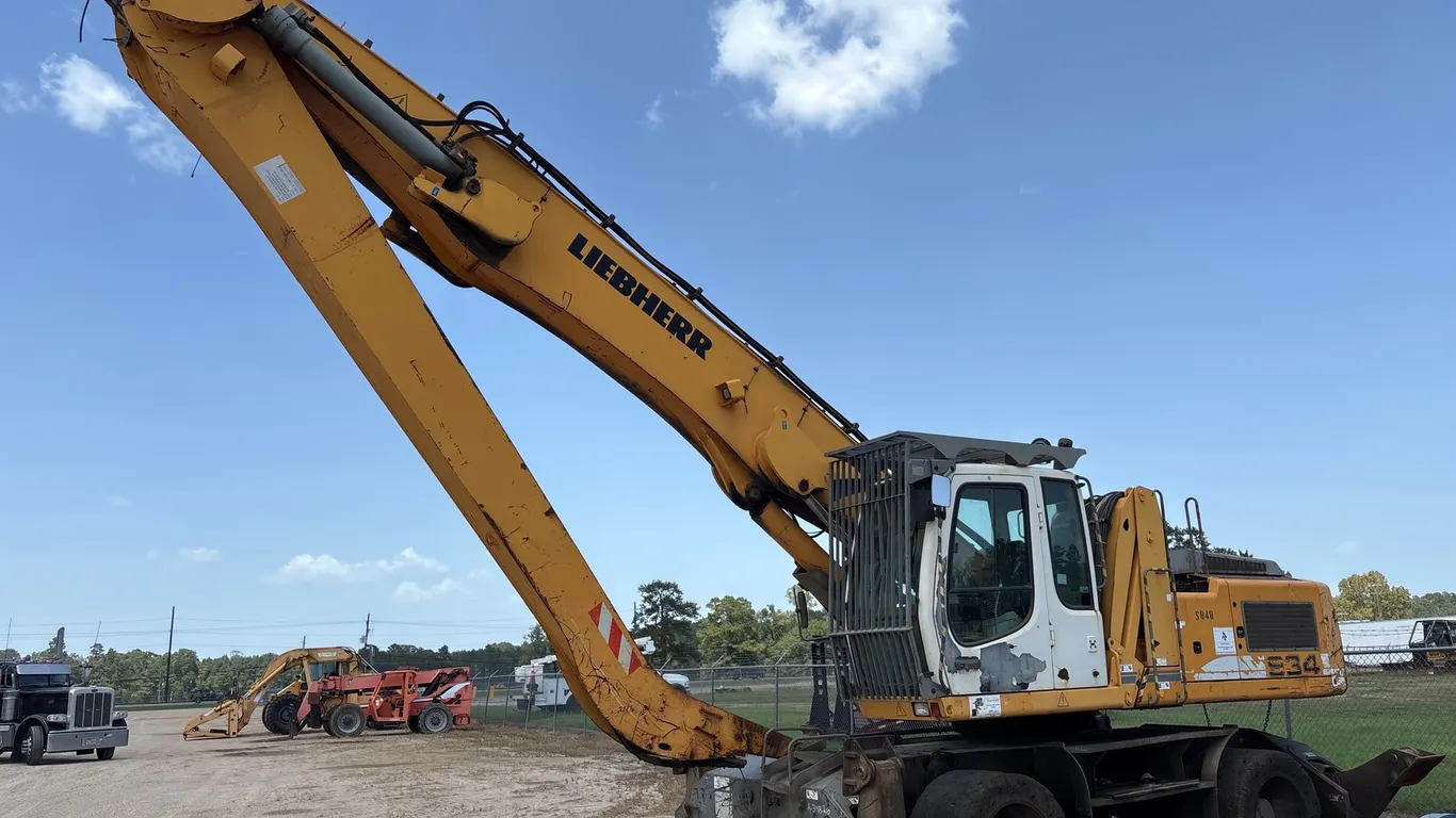 LIEBHERR A934 MATERIAL HANDLER | FOR PARTS OR REPAIR