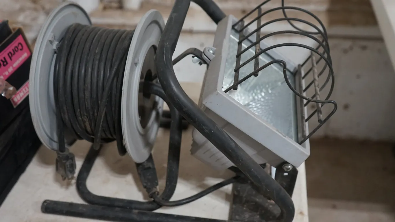Portable Work Light with Reel & Power Cord