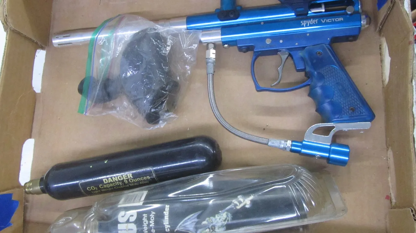 Spyder Victor Semi-Auto Paintball Gun