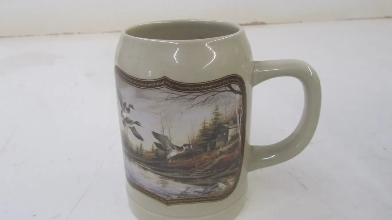Terry Redlin "Backwoods Cabin" Wildlife Havens Collection Tankard