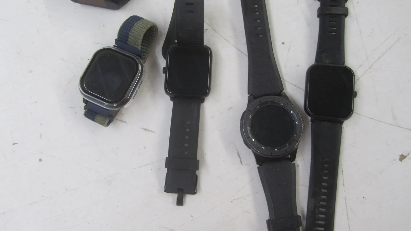 (5) Assorted Smart Watches