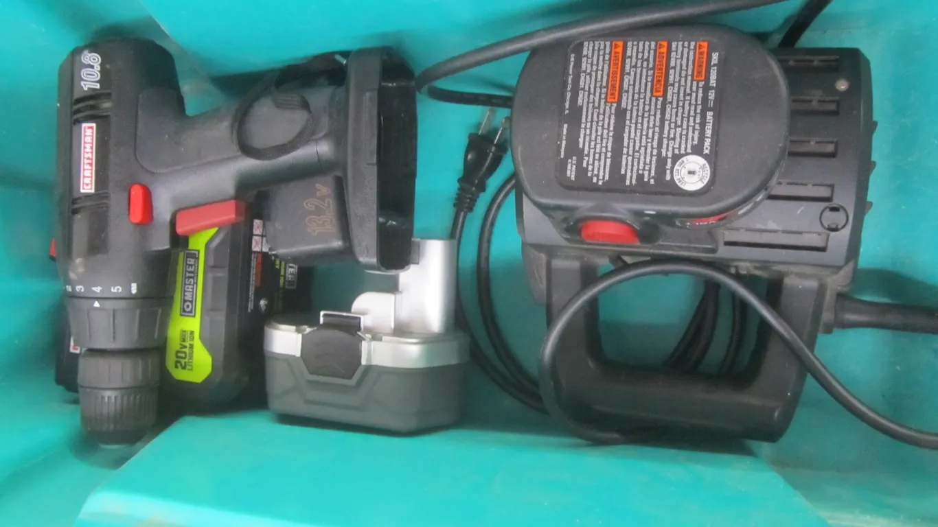Lot Of Assorted Power Tool Batteries