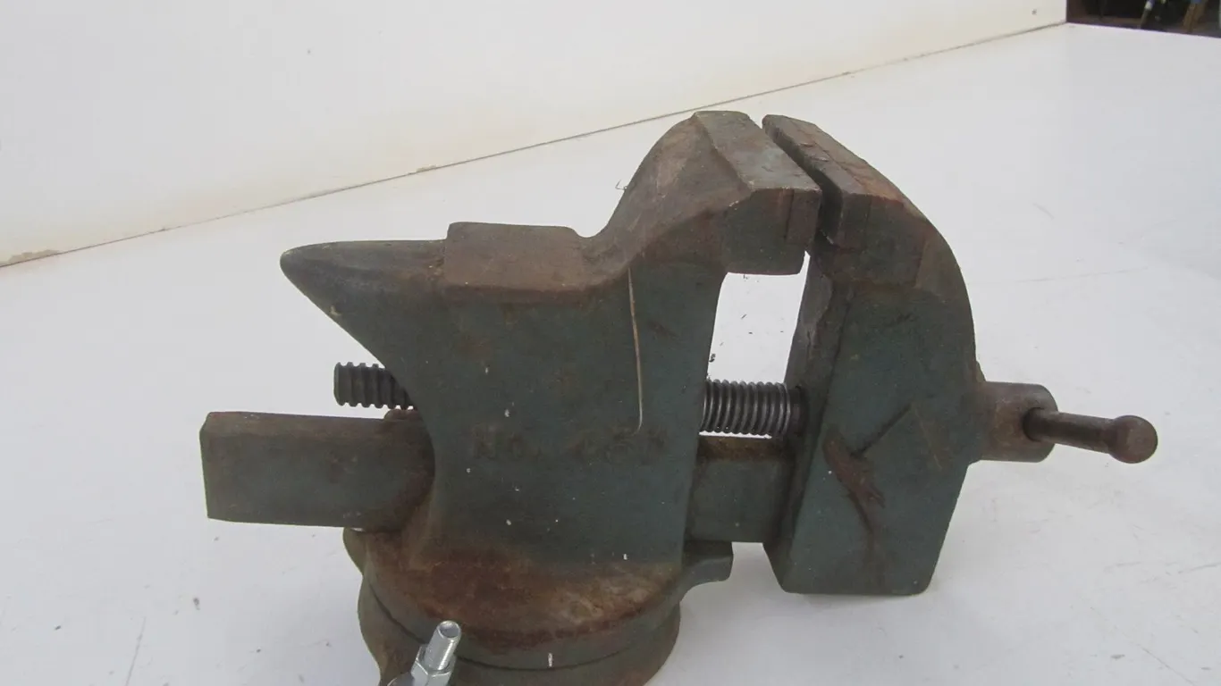 Littlestown 4.5" Bench Vise