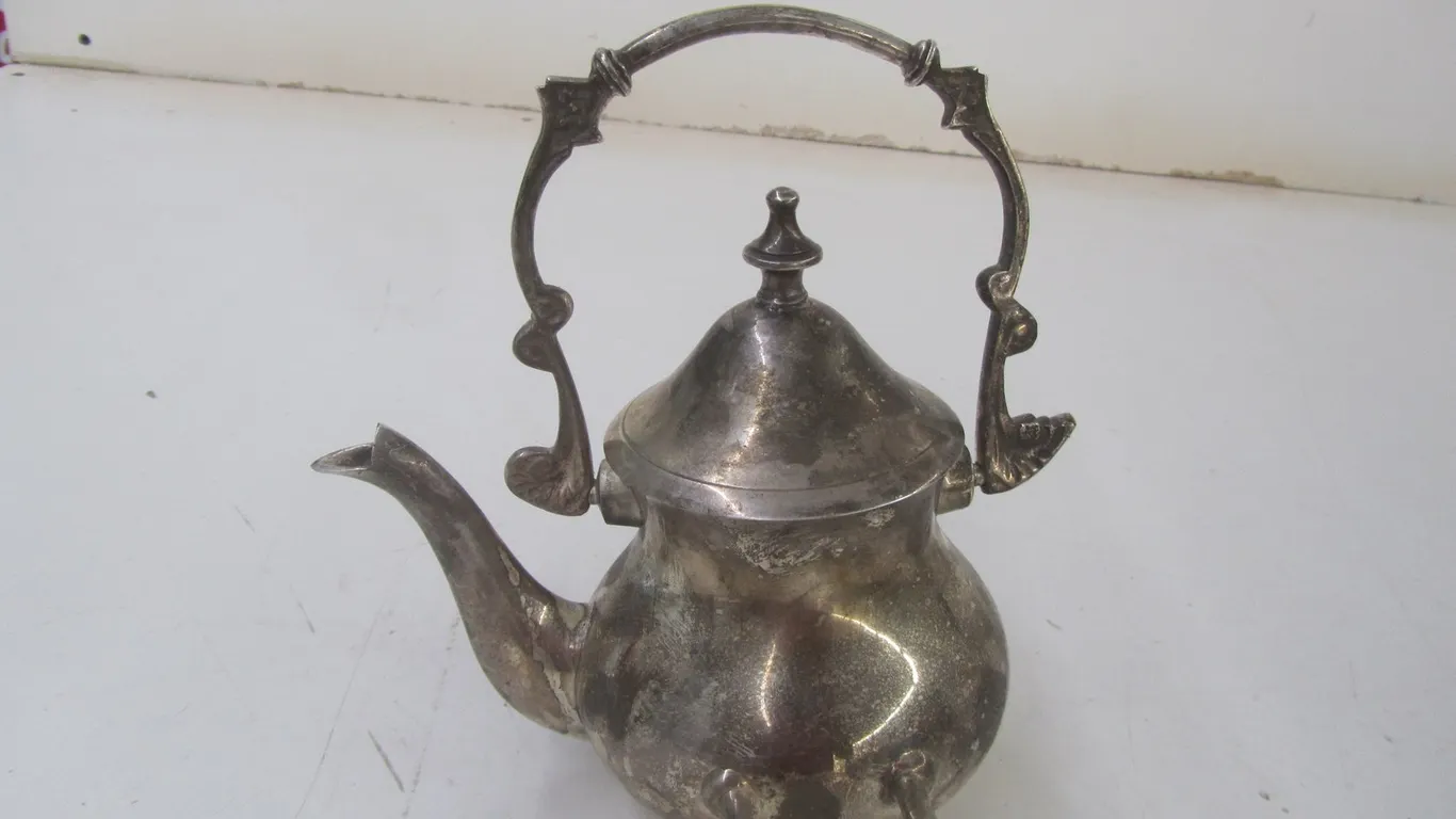 International Silver Co. Hand Made Silverplated Tea Pot