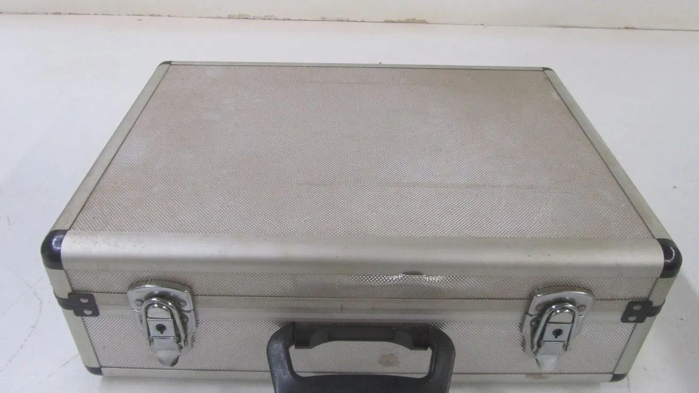 Briefcase w/Adjustable Dividers