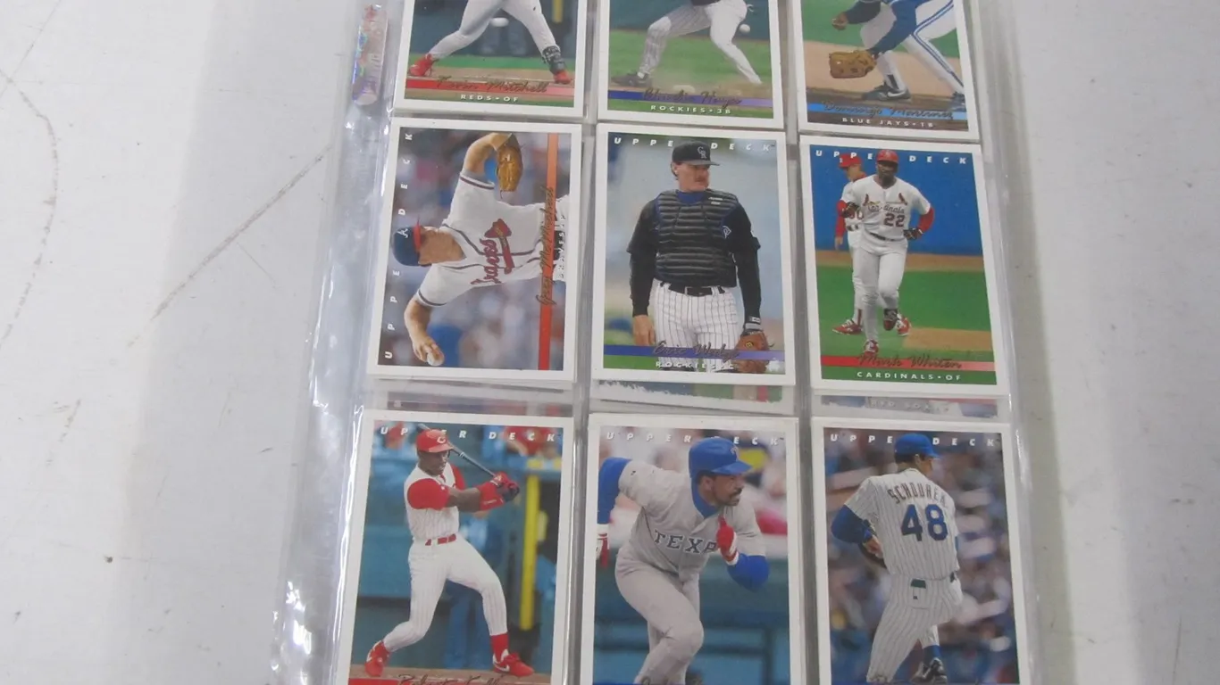 Lot Of Assorted Baseball Cards