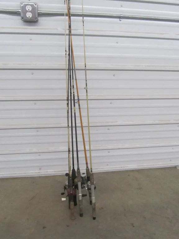 (6) Rod And Reel Combos