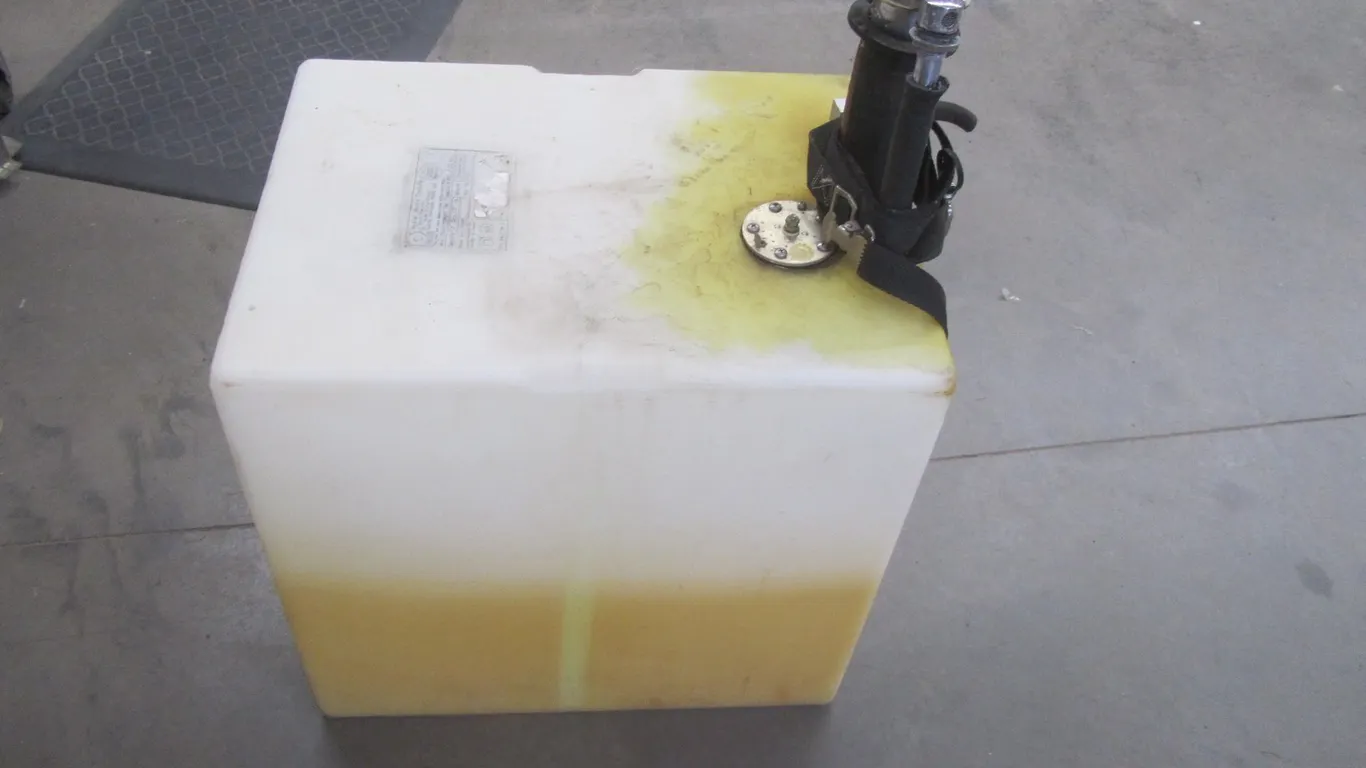 Moeller Marine Products 19 Gallon Gas Tank