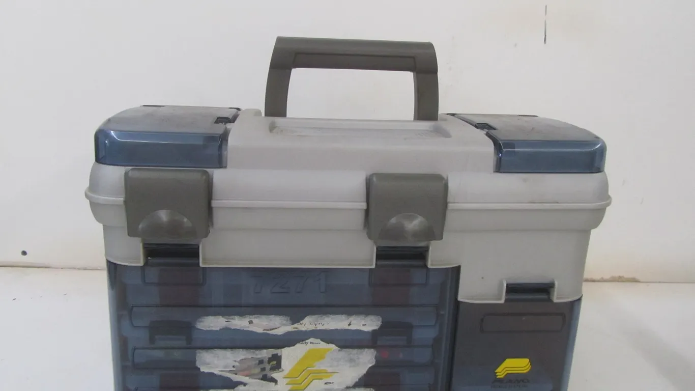 Plano 7271 Tackle Box Full Of Assorted Tackle
