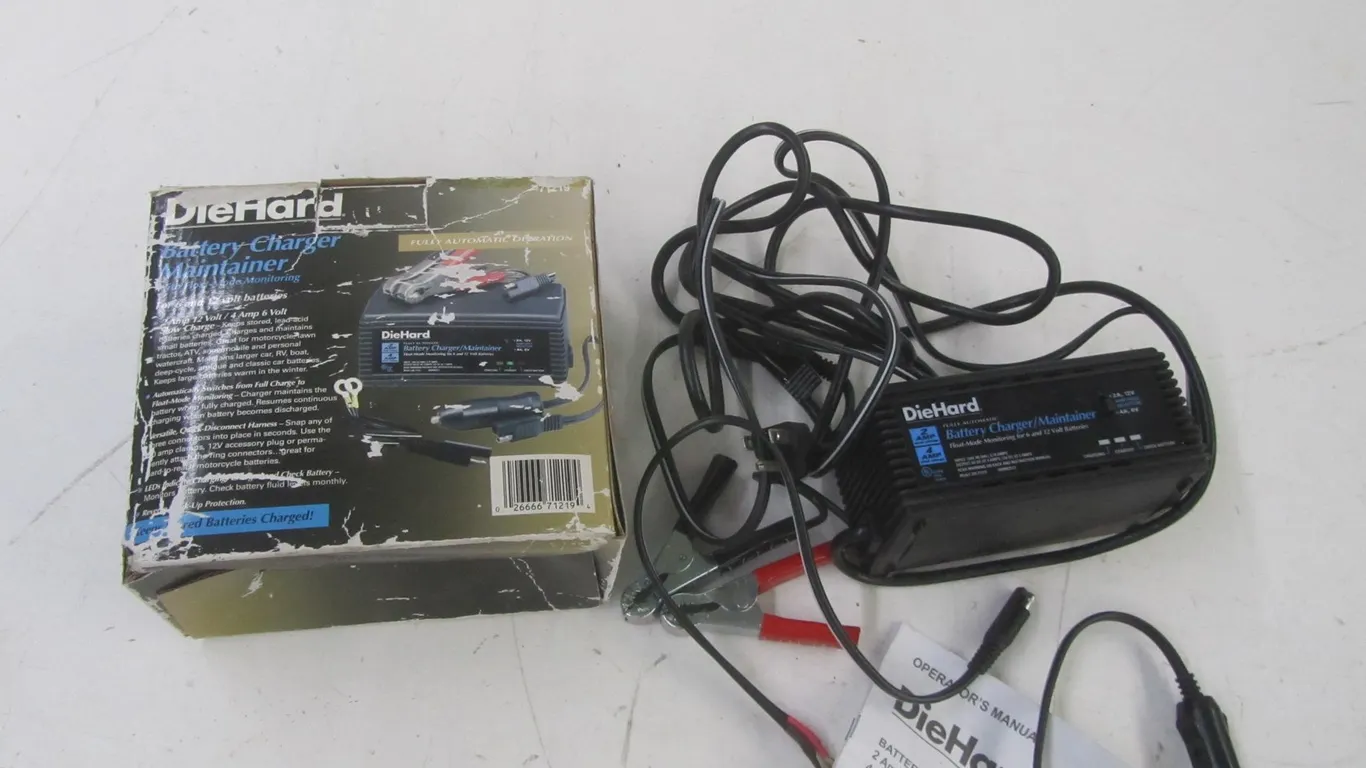 DieHard 2/4 Amp Battery Charger/Maintainer