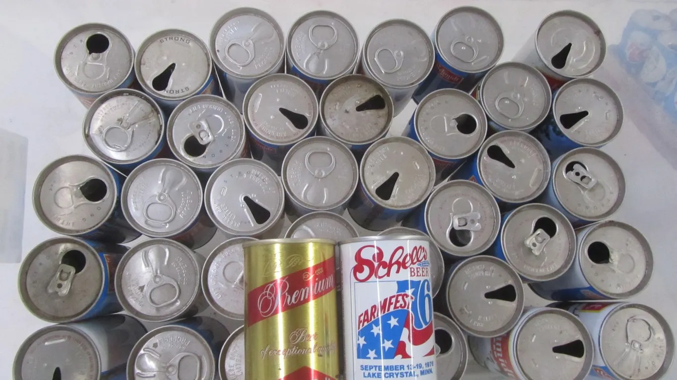 (39) Vintage Beer Cans