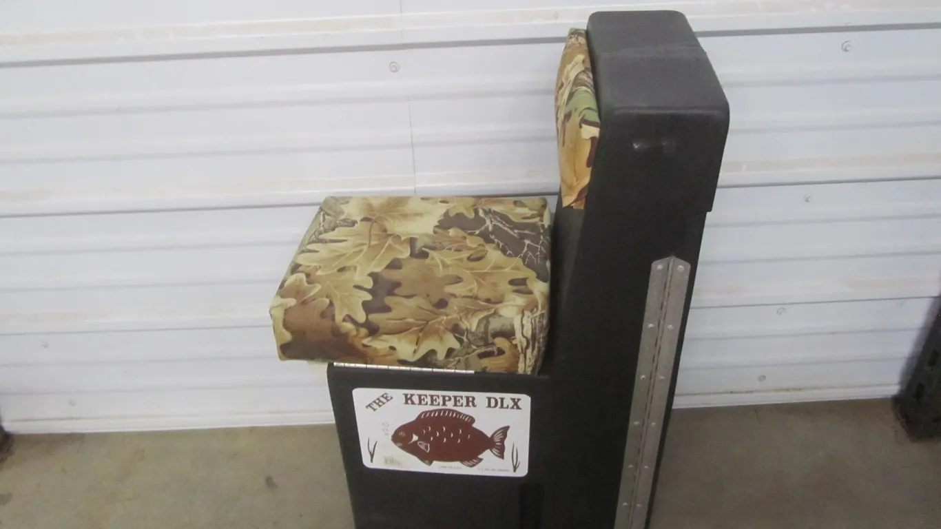 The Keeper DLX Ice Fishing Seat