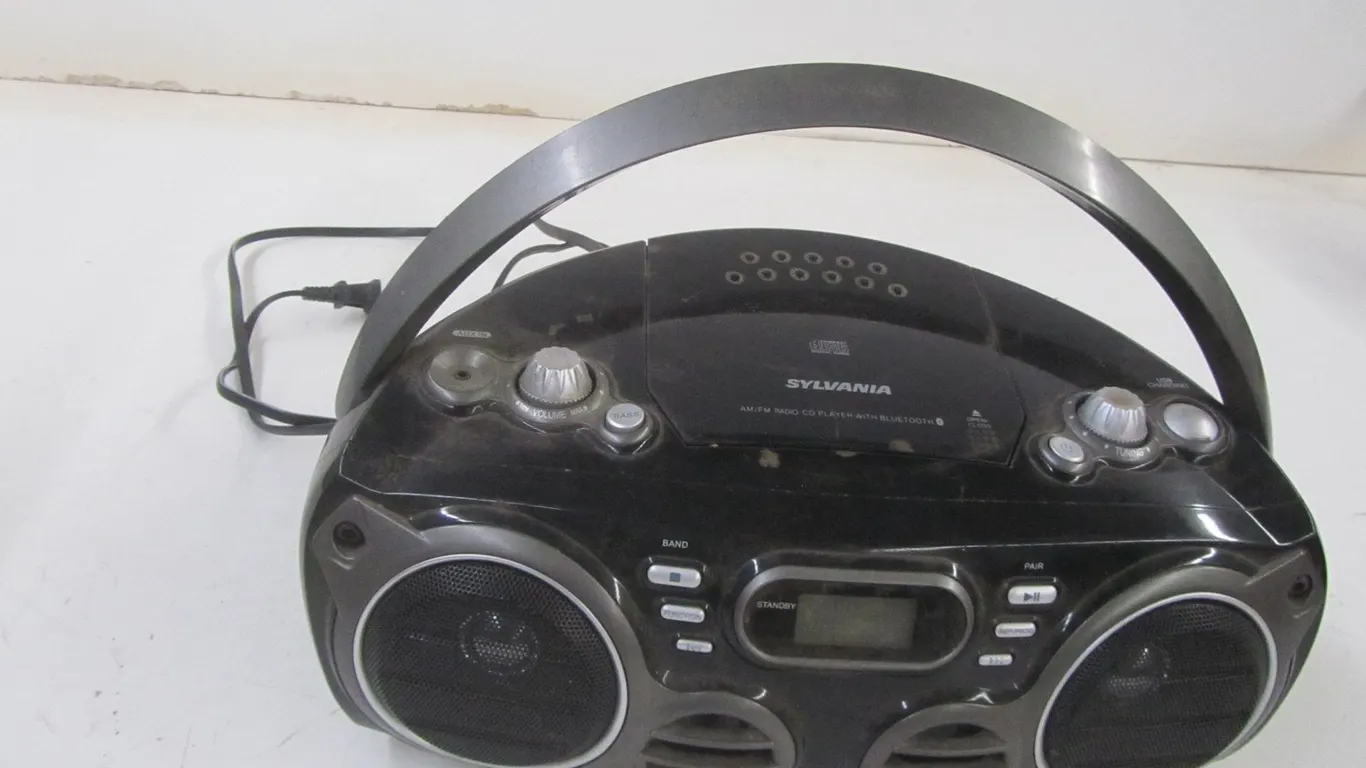 Sylvania AM/FM Radio CD Player w/Bluetooth