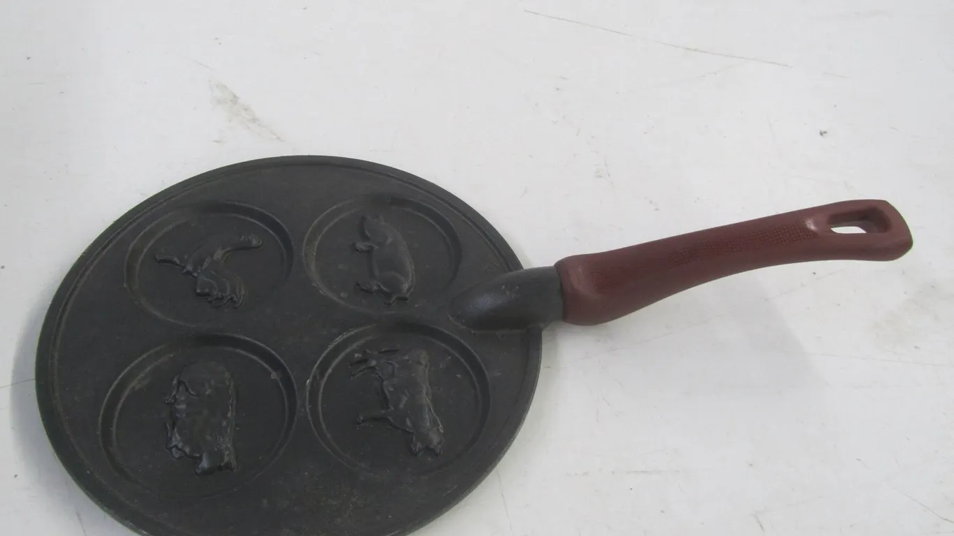 Nordic Ware Country Farm Mini Pancake Pan