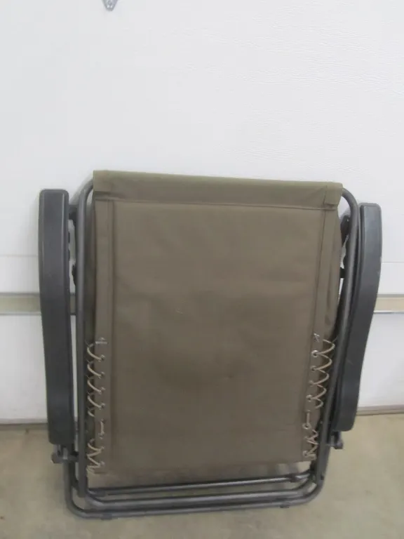 Folding Patio Lounge Chair