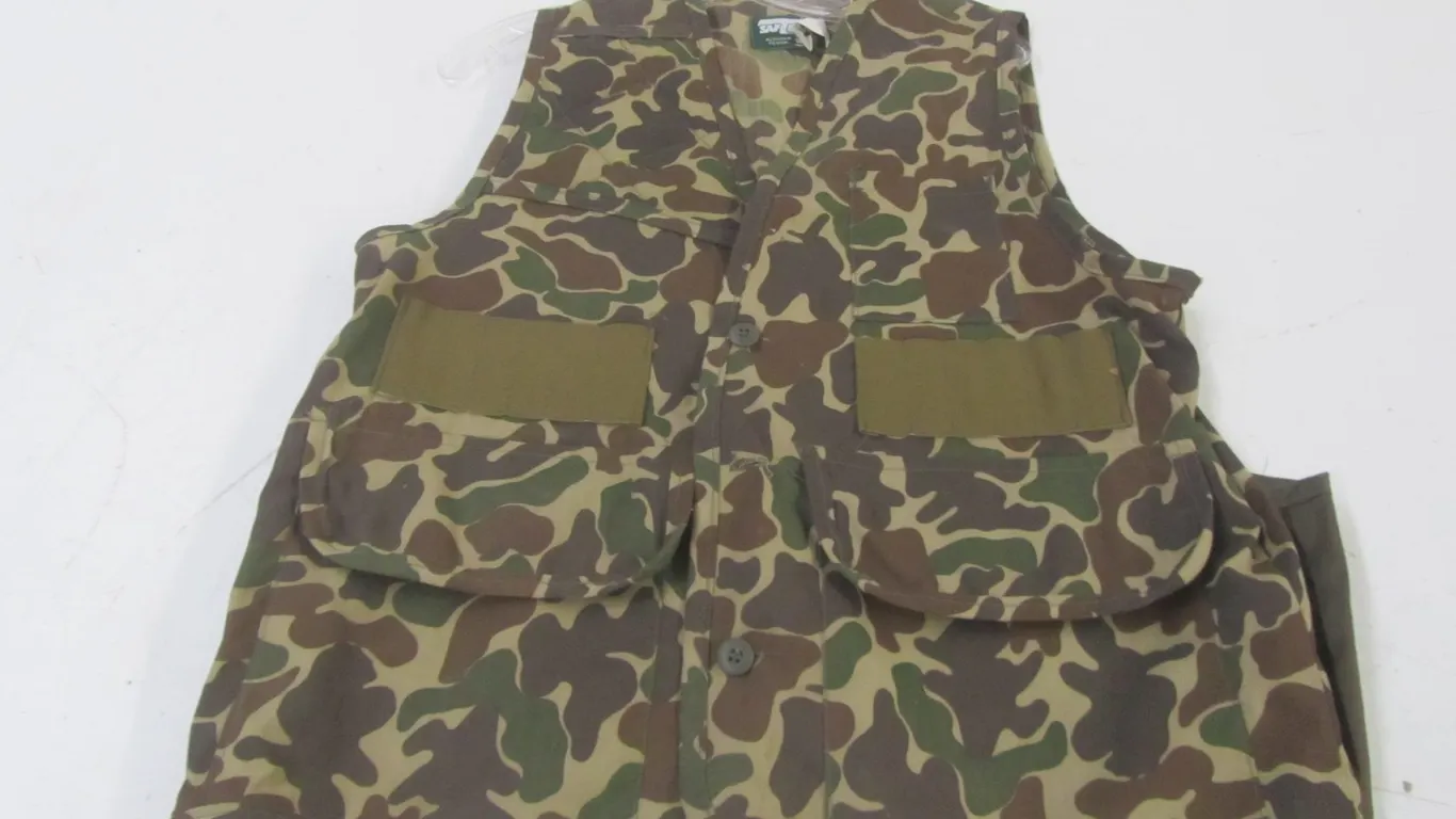 Saf-T-Bak Camo Hunting Vest