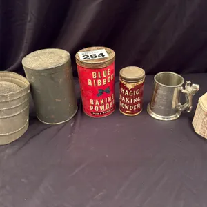ASSORTED VINTAGE KITCHENWARE & TINS