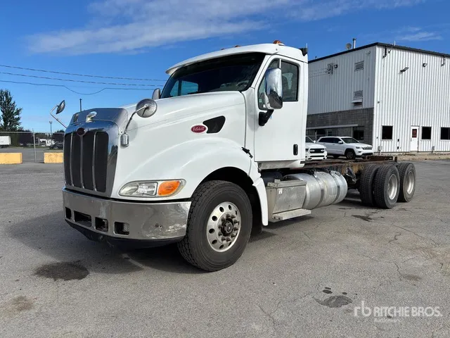 2010 Peterbilt 387 6x4 Cab and Chassis