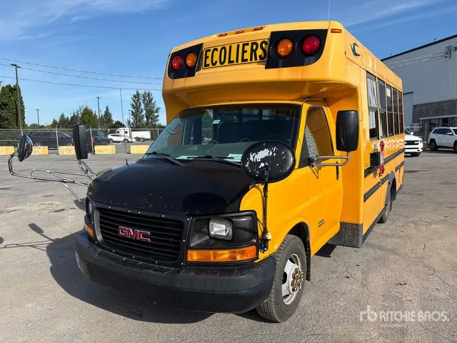 2013 GMC Savana G4500 4x2 13-Seat School Bus