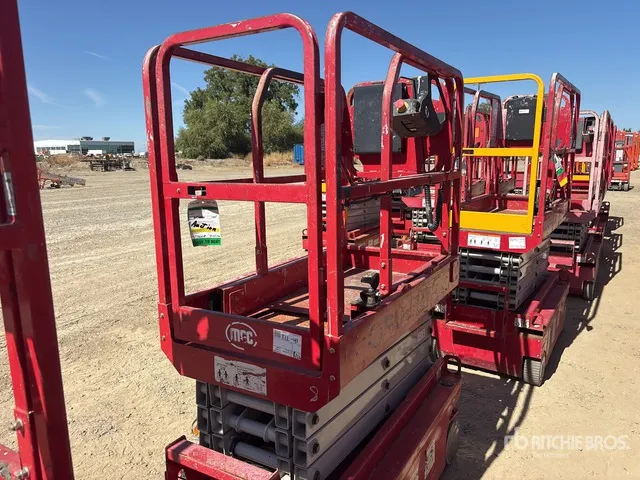 2019 MEC 1330SE Electric Scissor Lift