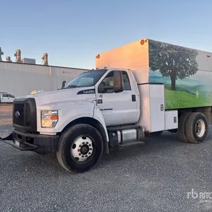 2017 Ford F-750 XL 4x2 Chipper Truck
