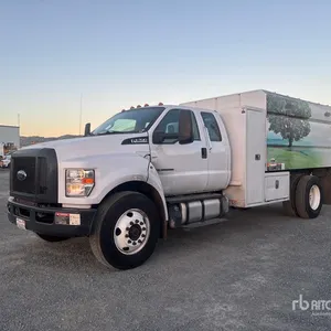 2017 Ford F-750 XL 4x2 Extended Cab Chipper Truck
