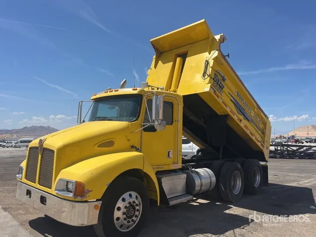 2002 Kenworth T300 6x2 T/A Dump Truck
