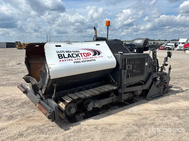 2013 LeeBoy 8616 Track Asphalt Paver